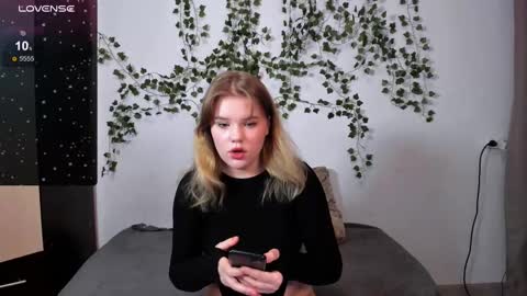 Snapshot of mina27372 chatting on February 25, 2025, 1:41 am hi Im Mina online show from February 25, 2025, 1:41 am