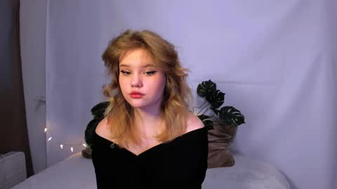 Snapshot of mina27372 chatting on March 2, 2025, 1:15 am hi Im Mina online show from March 2, 2025, 1:15 am