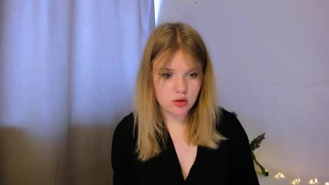 Snapshot of mina27372 chatting on March 9, 2025, 4:16 am hi Im Mina online show from March 9, 2025, 4:16 am