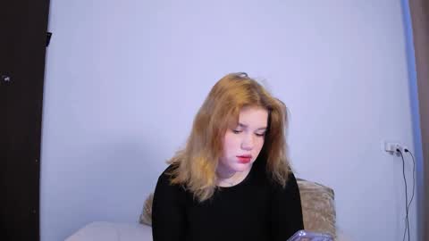 Snapshot of mina27372 chatting on September 14, 2025, 2:11 am hi Im Mina online show from September 14, 2025, 2:11 am