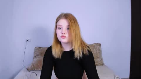 Snapshot of mina27372 chatting on October 19, 2025, 10:32 pm hi Im Mina online show from October 19, 2025, 10:32 pm