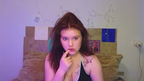 Snapshot of mina27372 chatting on May 25, 2026, 9:37 am hi Im Mina online show from May 25, 2026, 9:37 am