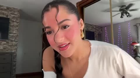 Mina online show from March 18, 2026, 1:14 pm