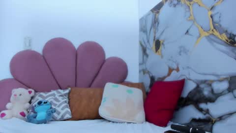 minari_ online show from February 4, 2026, 3:40 pm