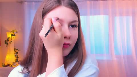 Snapshot of minditrelles chatting on October 18, 2025, 7:31 am Mindi online show from October 18, 2025, 7:31 am