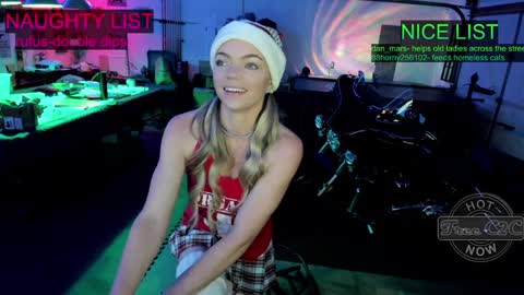 Snapshot of mindymars chatting on December 16, 2024, 3:43 pm Mindy Mars online show from December 16, 2024, 3:43 pm