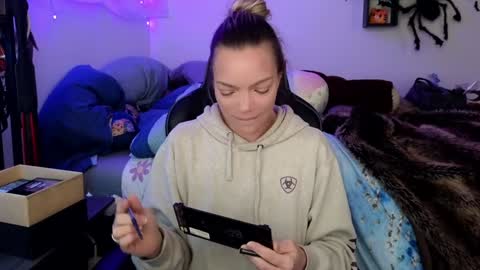 Snapshot of mindymars chatting on January 15, 2025, 2:35 pm Mindy Mars online show from January 15, 2025, 2:35 pm