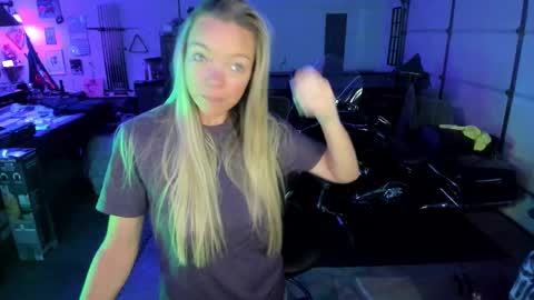 Snapshot of mindymars chatting on October 17, 2025, 2:30 pm Mindy Mars online show from October 17, 2025, 2:30 pm