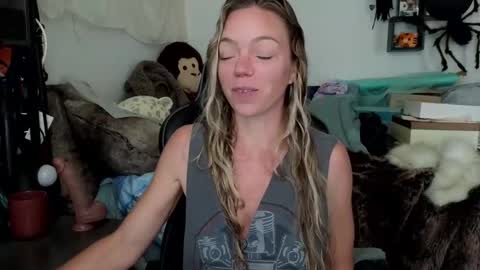 Snapshot of mindymars chatting on October 20, 2025, 3:12 pm Mindy Mars online show from October 20, 2025, 3:12 pm