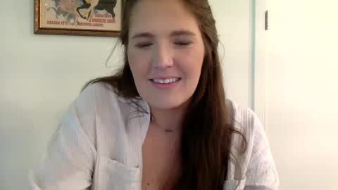 Mindy online show from May 18, 2026, 9:42 pm