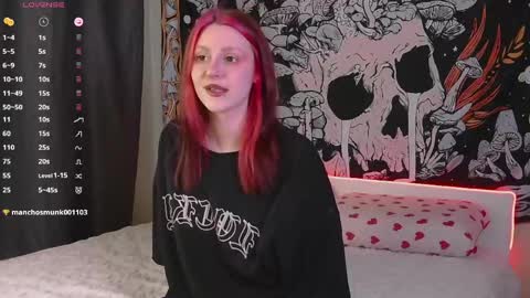Snapshot of mine_doll chatting on April 21, 2026, 7:36 am Anny online show from April 21, 2026, 7:36 am