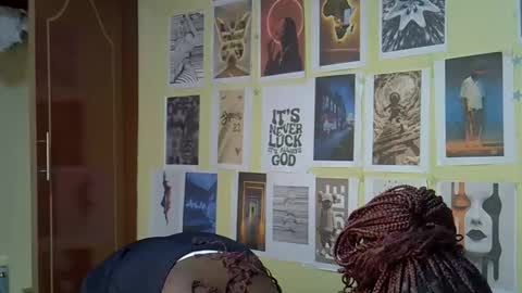 Snapshot of mini_karee chatting on March 20, 2026, 8:52 am mini_karee online show from March 20, 2026, 8:52 am