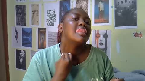 Snapshot of mini_karee chatting on March 21, 2026, 10:20 am mini_karee online show from March 21, 2026, 10:20 am