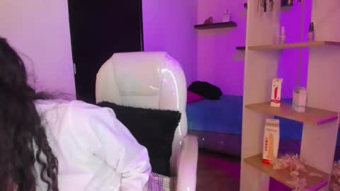 miniadelf online show from February 11, 2026, 8:14 pm