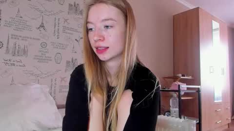 Snapshot of minidiva_ chatting on October 17, 2025, 8:50 am Amelia online show from October 17, 2025, 8:50 am