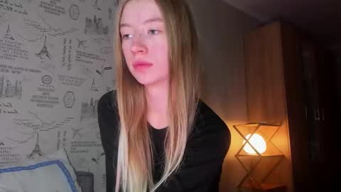 Snapshot of minidiva_ chatting on November 2, 2025, 6:32 pm Amelia online show from November 2, 2025, 6:32 pm