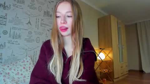 Snapshot of minidiva_ chatting on December 16, 2025, 10:37 pm Amelia online show from December 16, 2025, 10:37 pm