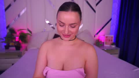 Snapshot of minifox_ chatting on November 15, 2025, 8:33 am minifox_ online show from November 15, 2025, 8:33 am