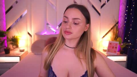 Snapshot of minifox_ chatting on March 13, 2026, 7:26 am minifox_ online show from March 13, 2026, 7:26 am