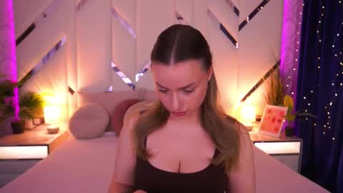 Snapshot of minifox_ chatting on March 16, 2026, 7:01 am minifox_ online show from March 16, 2026, 7:01 am