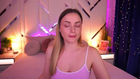 Snapshot of minifox_ chatting on March 19, 2026, 7:34 am minifox_ online show from March 19, 2026, 7:34 am