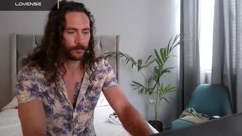 Snapshot of minikunis chatting on November 16, 2025, 3:06 pm Mini Mila Kunis ft Ashton Katchero. Follow me to stay in touch online show from November 16, 2025, 3:06 pm