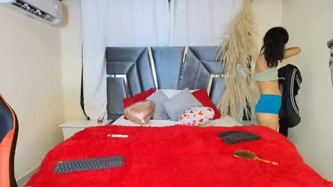 minilove_01 online show from September 23, 2025, 12:19 pm