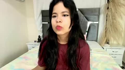 minilove_01 online show from April 25, 2026, 12:08 pm