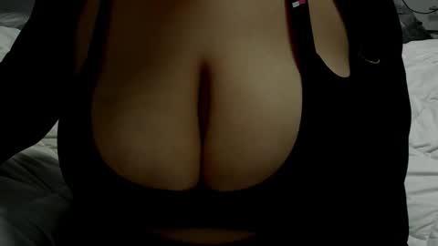 Snapshot of minka0 chatting on March 21, 2026, 10:13 pm minka0 online show from March 21, 2026, 10:13 pm