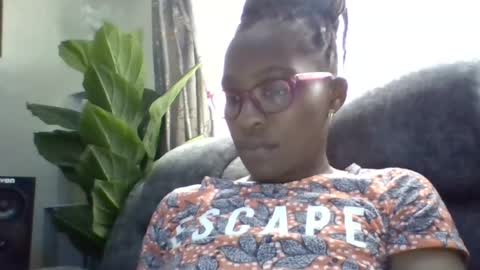 Snapshot of minlavine chatting on June 24, 2026, 12:04 pm minlavine online show from June 24, 2026, 12:04 pm