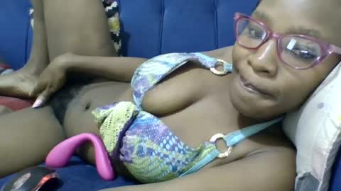 Snapshot of minlavine chatting on July 9, 2026, 9:19 pm minlavine online show from July 9, 2026, 9:19 pm