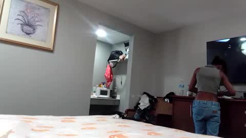 Snapshot of minniehunney chatting on September 13, 2025, 10:42 pm minniehunney online show from September 13, 2025, 10:42 pm