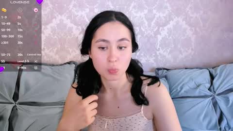 Snapshot of minniiemile chatting on November 6, 2025, 8:10 pm Minnie online show from November 6, 2025, 8:10 pm