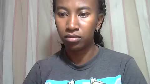 minouch211907 online show from October 31, 2025, 4:57 am