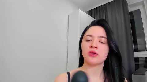 Snapshot of minx_nightcityx chatting on November 11, 2025, 12:32 am Minx NightCityX online show from November 11, 2025, 12:32 am