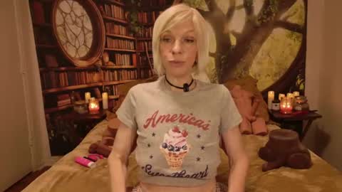 Snapshot of minxtessarae chatting on June 12, 2026, 10:47 am Tessa Rae online show from June 12, 2026, 10:47 am