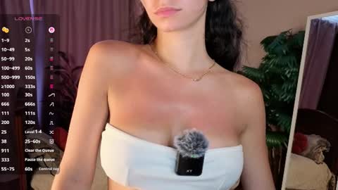Snapshot of mioflare chatting on July 7, 2026, 7:23 am Mio online show from July 7, 2026, 7:23 am