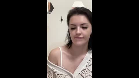 Snapshot of mira_bloempje chatting on July 29, 2026, 7:34 pm Mira online show from July 29, 2026, 7:34 pm
