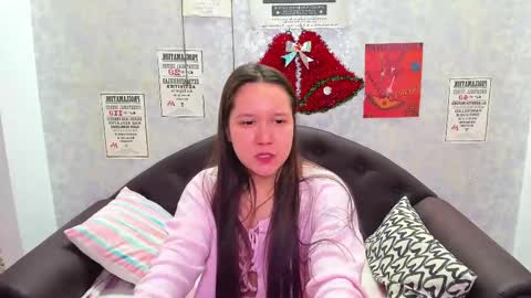 Snapshot of mira_karter chatting on December 18, 2024, 7:58 am Mira online show from December 18, 2024, 7:58 am