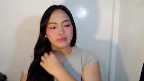 Mira Bella online show from April 29, 2026, 5:17 pm