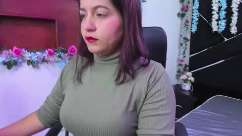 mirabella_miller online show from November 26, 2025, 12:06 pm
