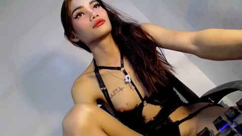 Snapshot of miraclegirl23 chatting on February 3, 2025, 11:47 pm Zoey online show from February 3, 2025, 11:47 pm