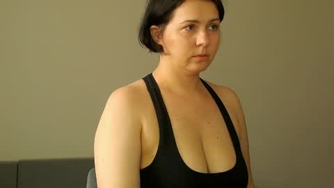 Snapshot of miradiaz chatting on June 4, 2026, 8:42 am Meera online show from June 4, 2026, 8:42 am