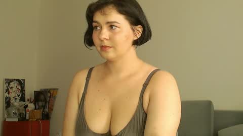 Snapshot of miradiaz chatting on June 7, 2026, 7:45 am Meera online show from June 7, 2026, 7:45 am