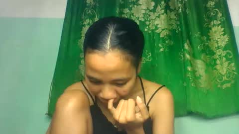 Snapshot of mirah881 chatting on June 8, 2026, 6:03 am mirah881 online show from June 8, 2026, 6:03 am