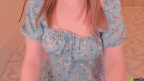 Kira online show from May 2, 2026, 7:52 pm