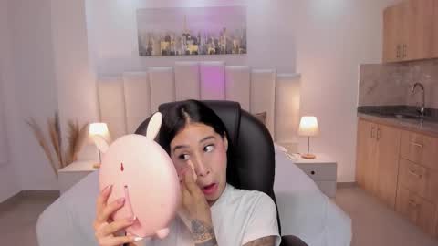 miranda_crawfor online show from October 22, 2025, 11:32 am