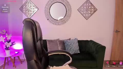 miranda_crawfor online show from July 23, 2026, 8:51 pm