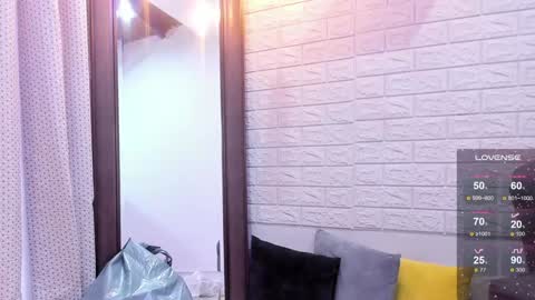 Snapshot of miranda_doll_ chatting on January 20, 2025, 2:36 pm online show from January 20, 2025, 2:36 pm