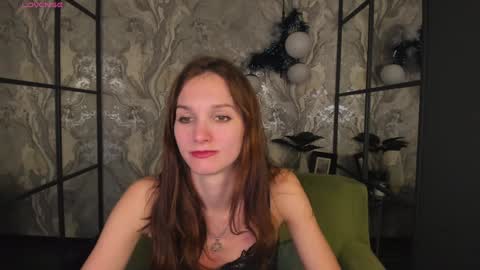 Snapshot of mirandaglow chatting on January 14, 2025, 5:40 am Miranda online show from January 14, 2025, 5:40 am